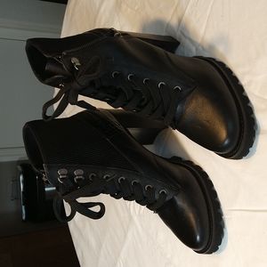 NWOT Gibson Latimer Black Felisa Combat/Moto Boots